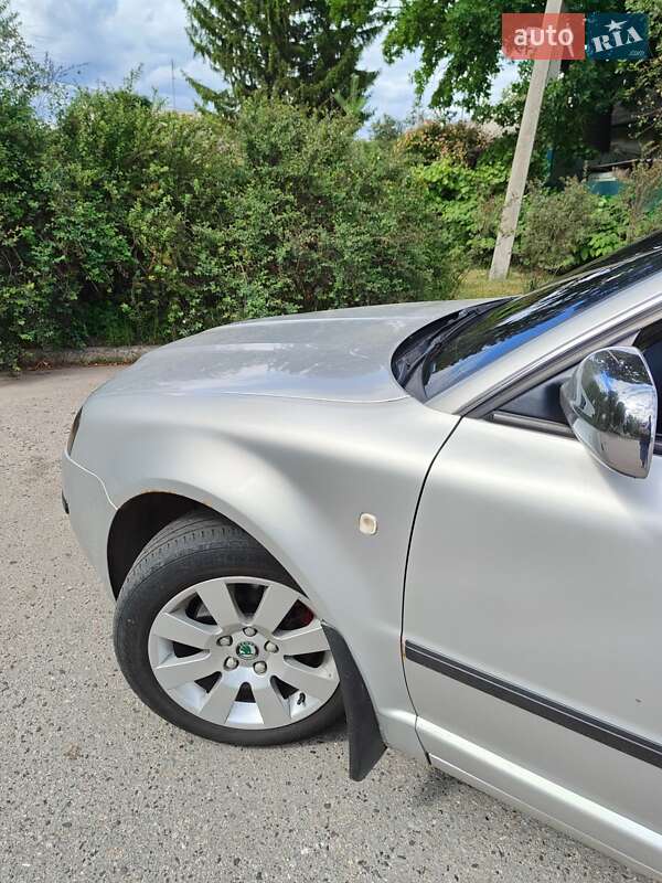 Лифтбек Skoda Superb 2002 в Полтаве