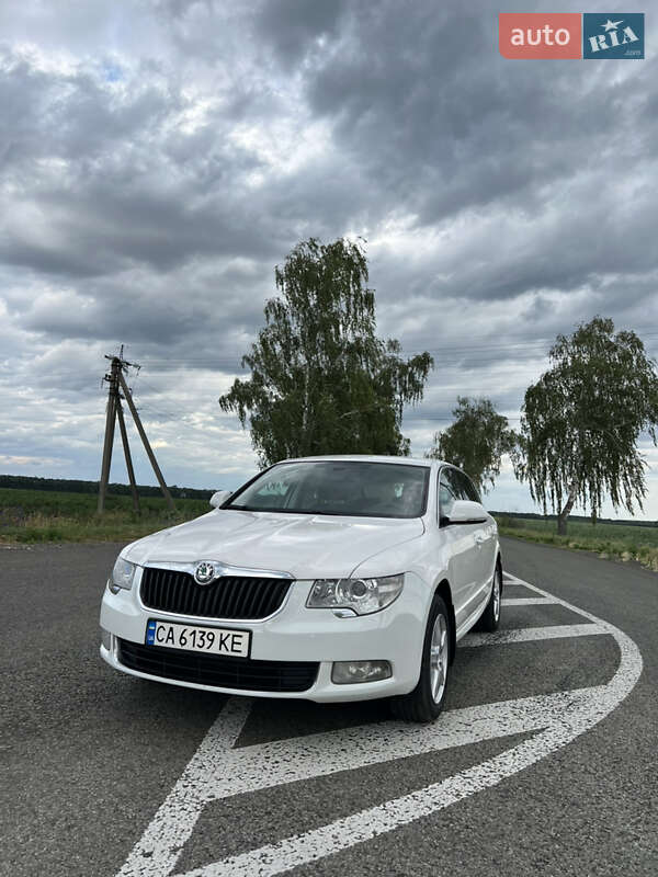 Skoda Superb 2011