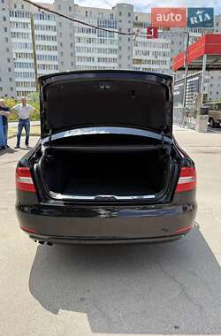 Лифтбек Skoda Superb 2015 в 