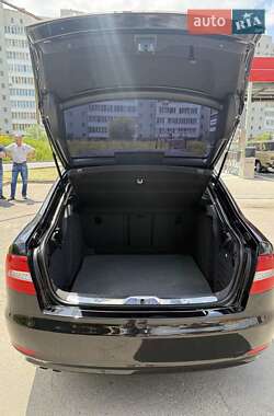 Лифтбек Skoda Superb 2015 в 