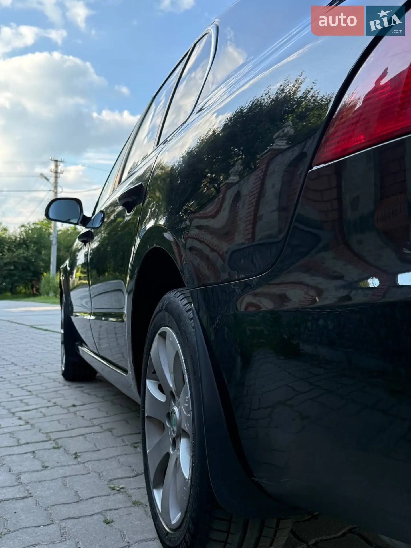 2011 Skoda Superb - мініатюра 9