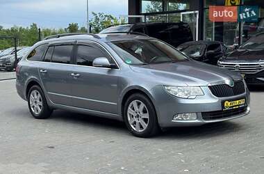 Універсал Skoda Superb 2012 в Чернівцях