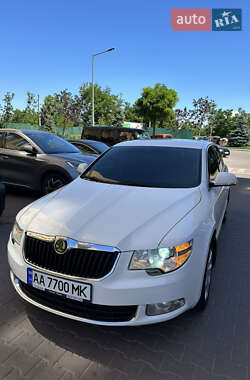 Лифтбек Skoda Superb 2013 в Киеве