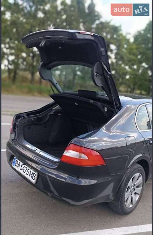 Лифтбек Skoda Superb 2010 в Кропивницком