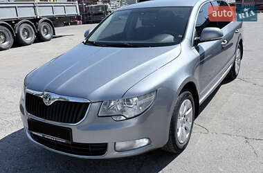 Лифтбек Skoda Superb 2011 в Днепре