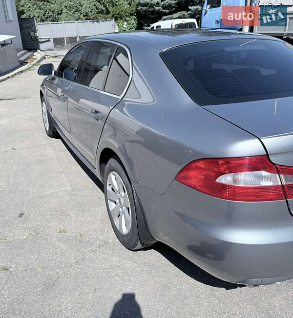 Лифтбек Skoda Superb 2011 в Днепре