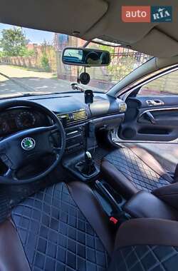 Лифтбек Skoda Superb 2003 в 
