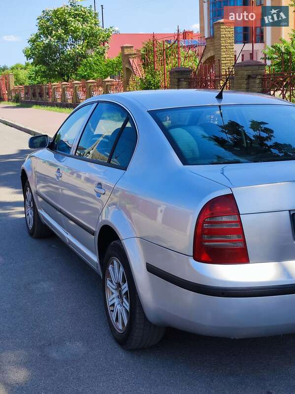 Ліфтбек Skoda Superb 2003 в Калинівці