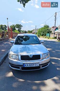 Лифтбек Skoda Superb 2003 в 