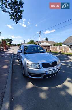 Лифтбек Skoda Superb 2003 в 