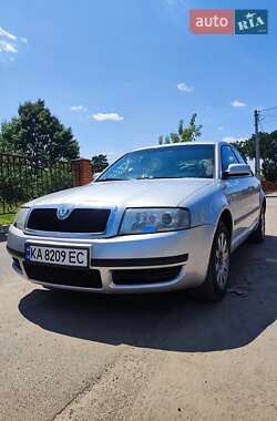 Лифтбек Skoda Superb 2003 в 