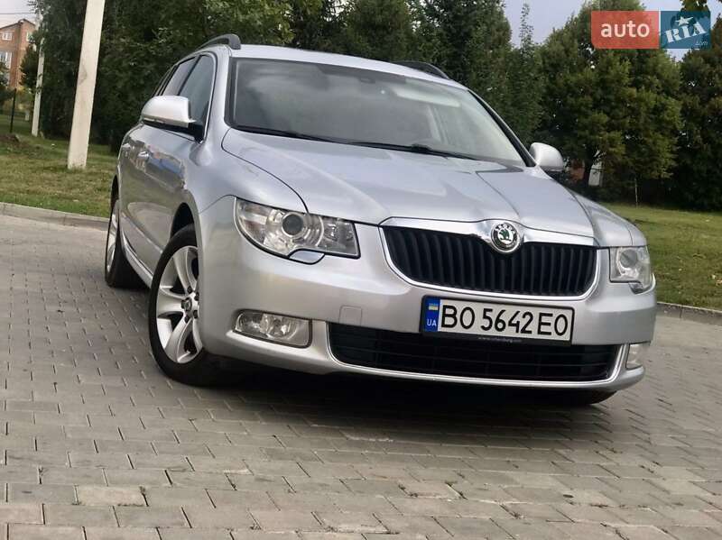 Універсал Skoda Superb 2013 в Тернополі