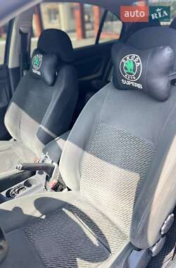 Лифтбек Skoda Superb 2003 в 