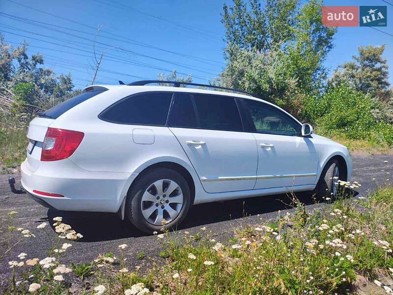 Универсал Skoda Superb 2014 в Слобожанском