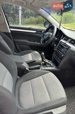 Лифтбек Skoda Superb 2011 в 