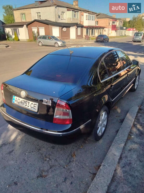 Лифтбек Skoda Superb 2004 в Луцке