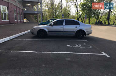 Лифтбек Skoda Superb 2006 в 