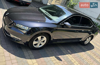 Лифтбек Skoda Superb 2017 в 