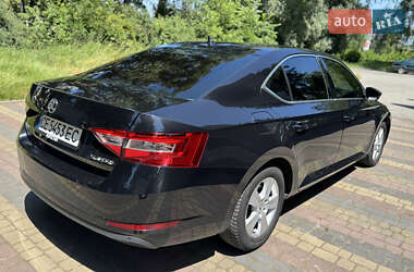 Лифтбек Skoda Superb 2017 в 