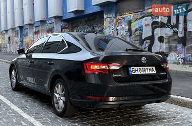 Лифтбек Skoda Superb 2017 в 