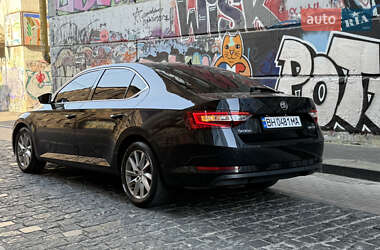 Лифтбек Skoda Superb 2017 в 