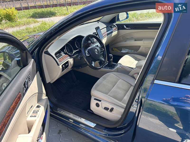 Універсал Skoda Superb 2014 в Львові