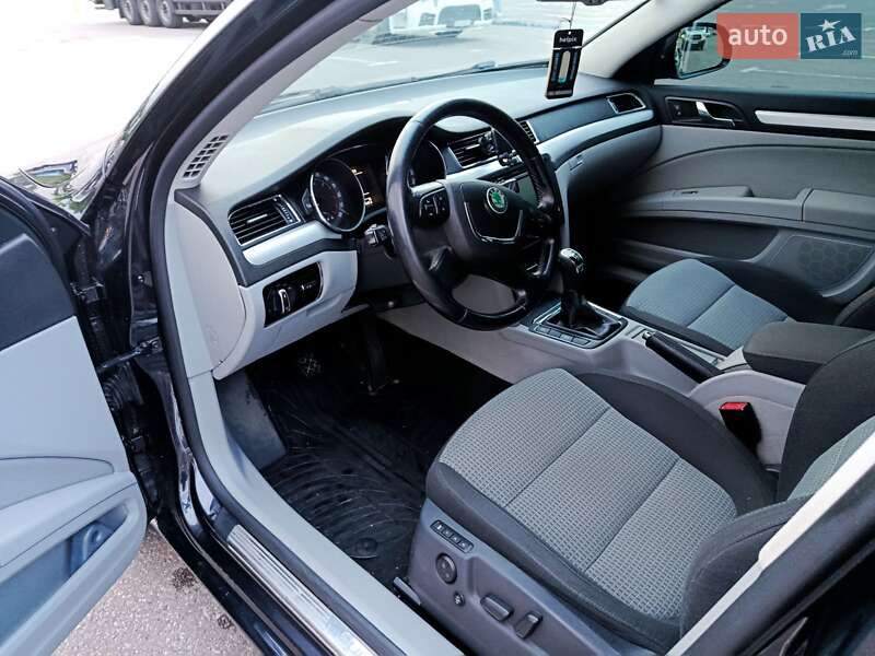Универсал Skoda Superb 2011 в Хмельницком