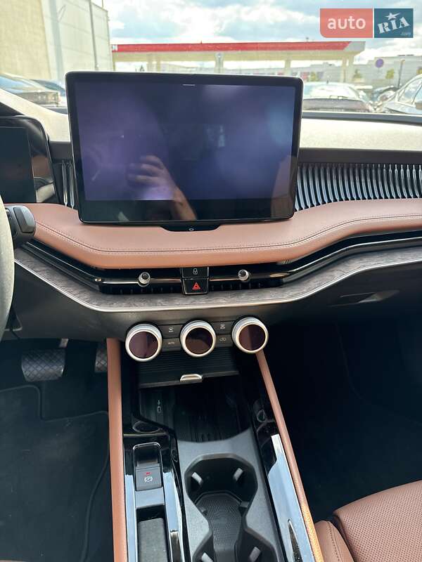 Лифтбек Skoda Superb 2024 в Львове