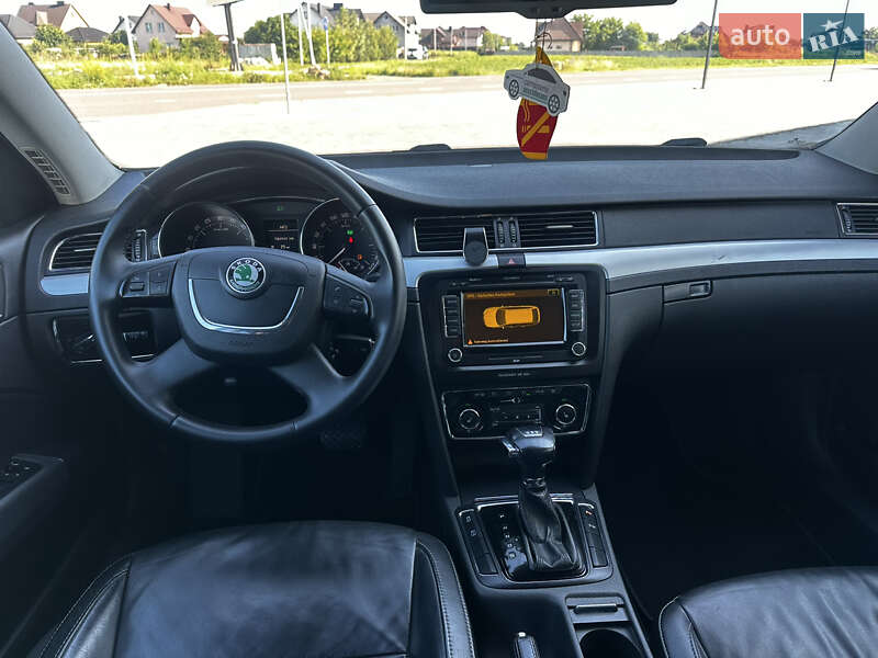 Универсал Skoda Superb 2010 в Луцке