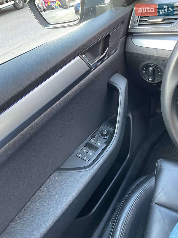 Лифтбек Skoda Superb 2018 в Киеве