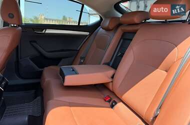 Лифтбек Skoda Superb 2015 в 