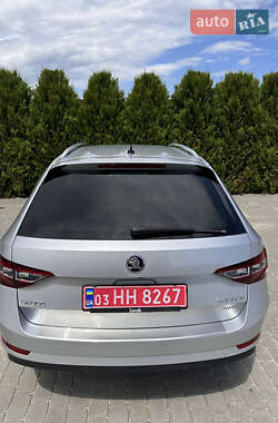 Универсал Skoda Superb 2018 в 