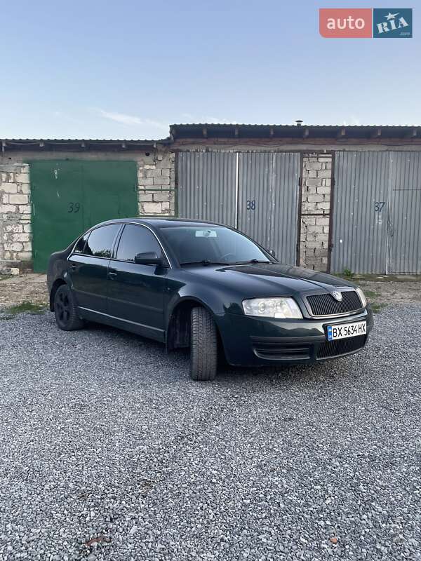 Лифтбек Skoda Superb 2003 в Каменец-Подольском