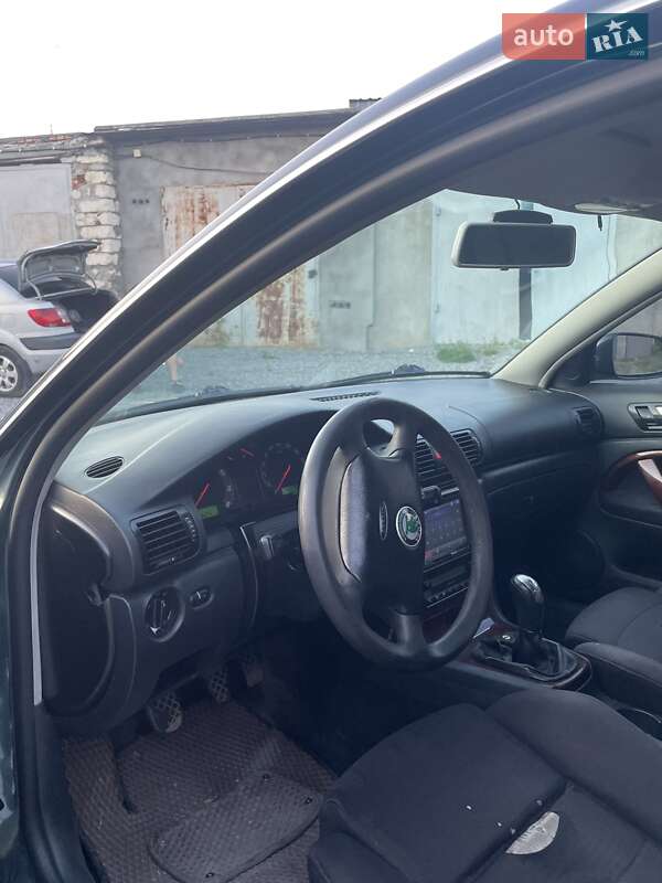 Лифтбек Skoda Superb 2003 в Каменец-Подольском