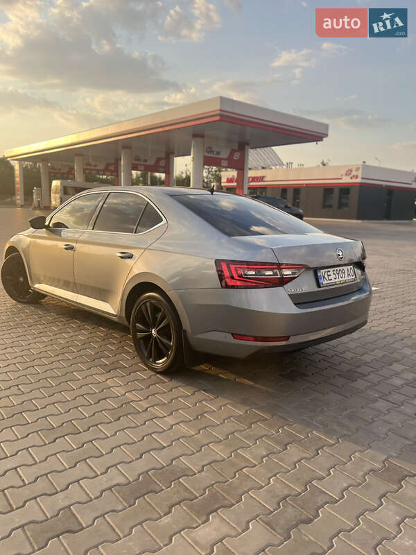 Лифтбек Skoda Superb 2016 в Ирпене