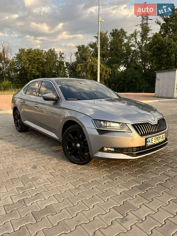 Лифтбек Skoda Superb 2016 в Ирпене