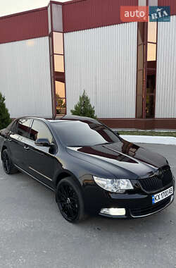 Лифтбек Skoda Superb 2012 в 