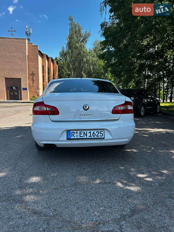 Лифтбек Skoda Superb 2013 в Черновцах