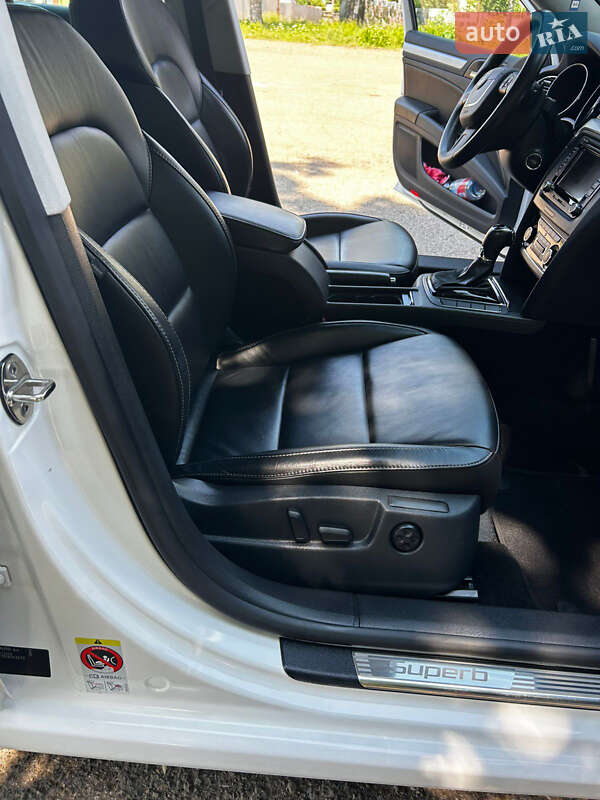 Лифтбек Skoda Superb 2013 в Черновцах
