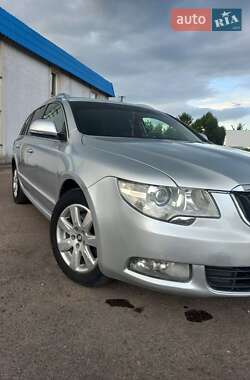 Універсал Skoda Superb 2010 в Бродах