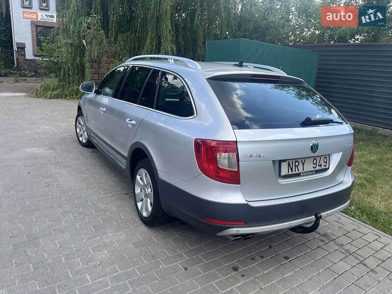 Универсал Skoda Superb 2013 в Радивилове