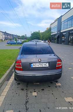 Лифтбек Skoda Superb 2004 в 