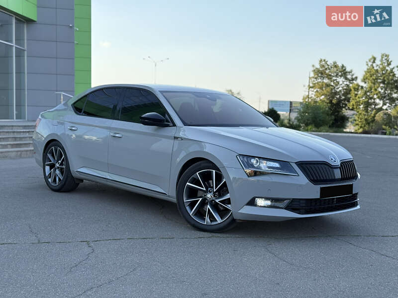 Ліфтбек Skoda Superb 2018 в 