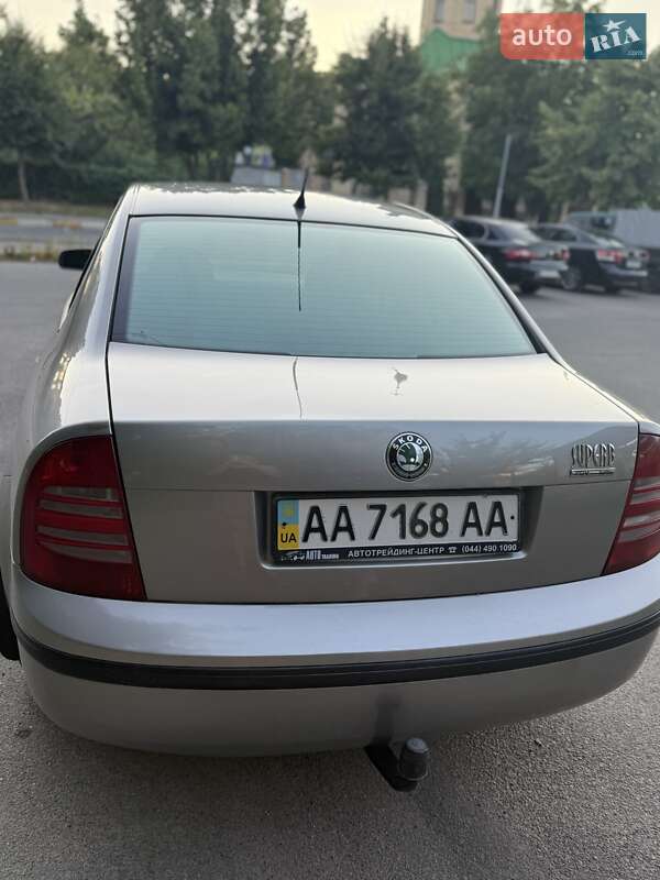 Лифтбек Skoda Superb 2006 в 