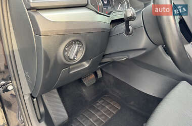 Лифтбек Skoda Superb 2019 в 