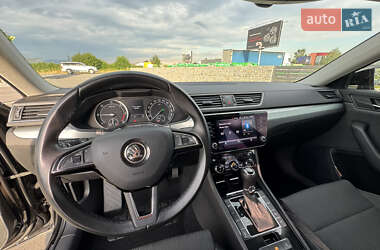 Лифтбек Skoda Superb 2019 в 
