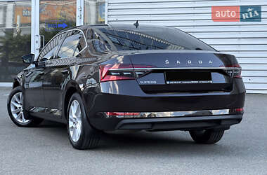 Лифтбек Skoda Superb 2020 в 