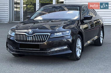Лифтбек Skoda Superb 2020 в 
