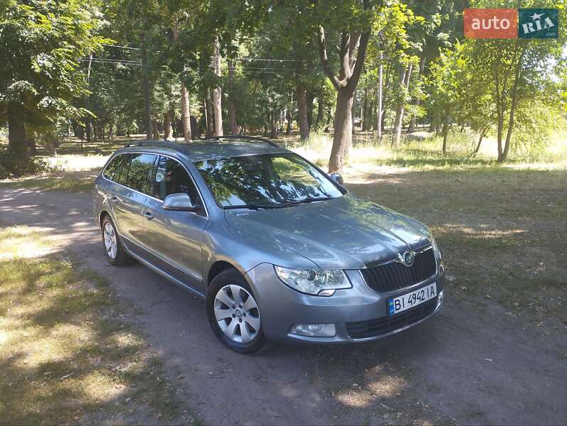 Універсал Skoda Superb 2011 в Лубнах
