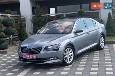 Лифтбек Skoda Superb 2016 в Стрые